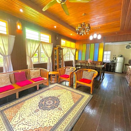 Tamteh Homestay Ayer Hitam Ngoại thất bức ảnh