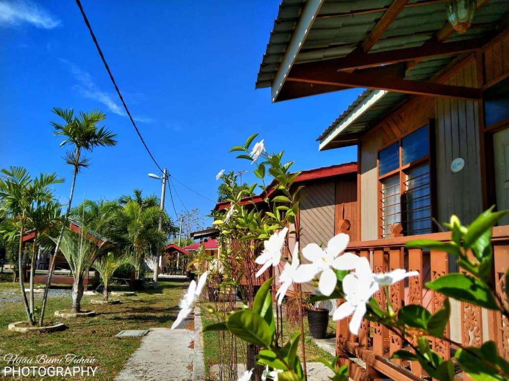 Tamteh Homestay Ayer Hitam Ngoại thất bức ảnh