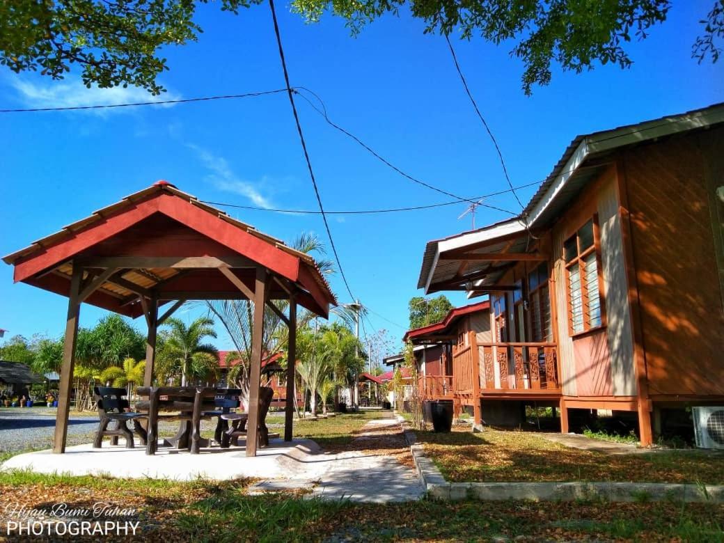 Tamteh Homestay Ayer Hitam Ngoại thất bức ảnh