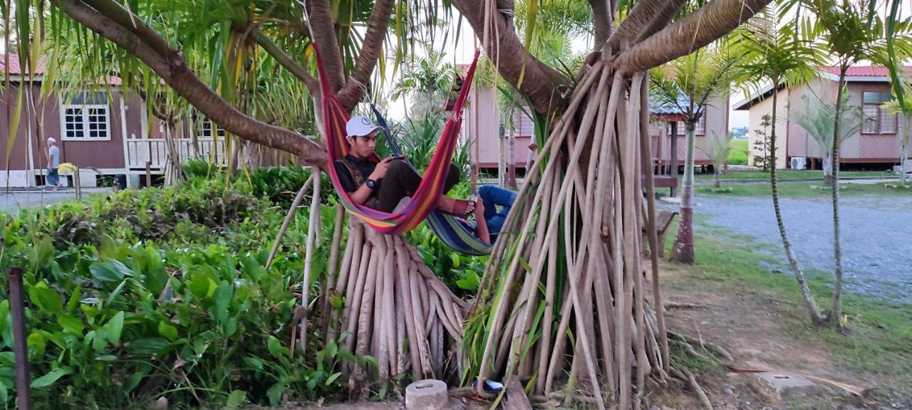 Tamteh Homestay Ayer Hitam Ngoại thất bức ảnh