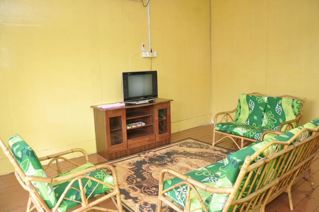 Tamteh Homestay Ayer Hitam Phòng bức ảnh