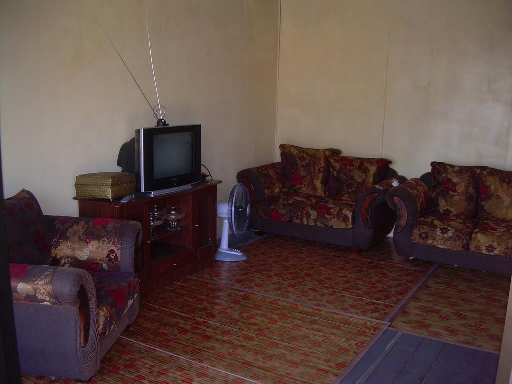Tamteh Homestay Ayer Hitam Ngoại thất bức ảnh